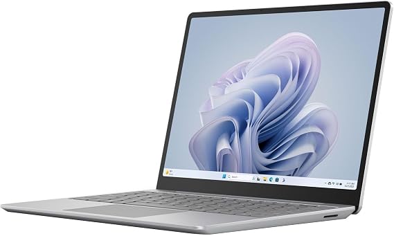 Microsoft Surface Laptop Go 3 12.4" Touchscreen Notebook - Intel Core i5-16 GB - 512 GB SSD - English, French Keyboard - Platinum
