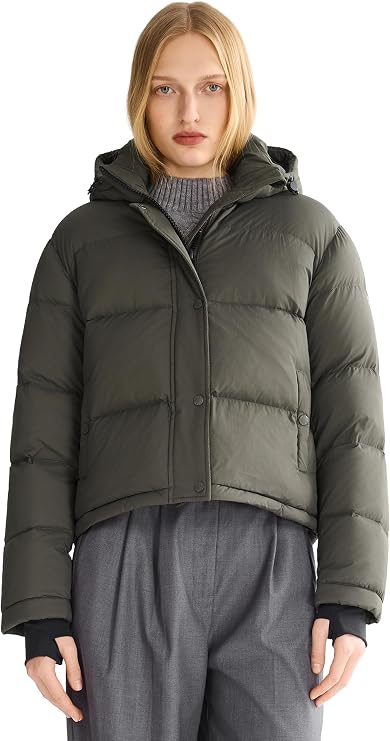 Orolay Women's Cropped Puffer Jacket Short Down Coat Thickened Winter with Detachable Hood